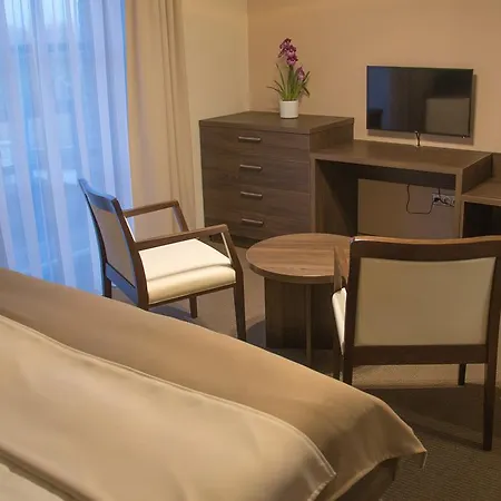Konukevi Restaurace A U Klasku 4*